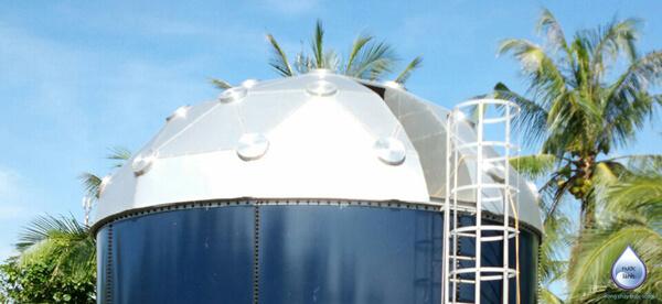 bồn nước công nghiệp với mái che dạng vòm; 